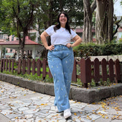 29" Inseam Jeans - Light Wash with Daisies