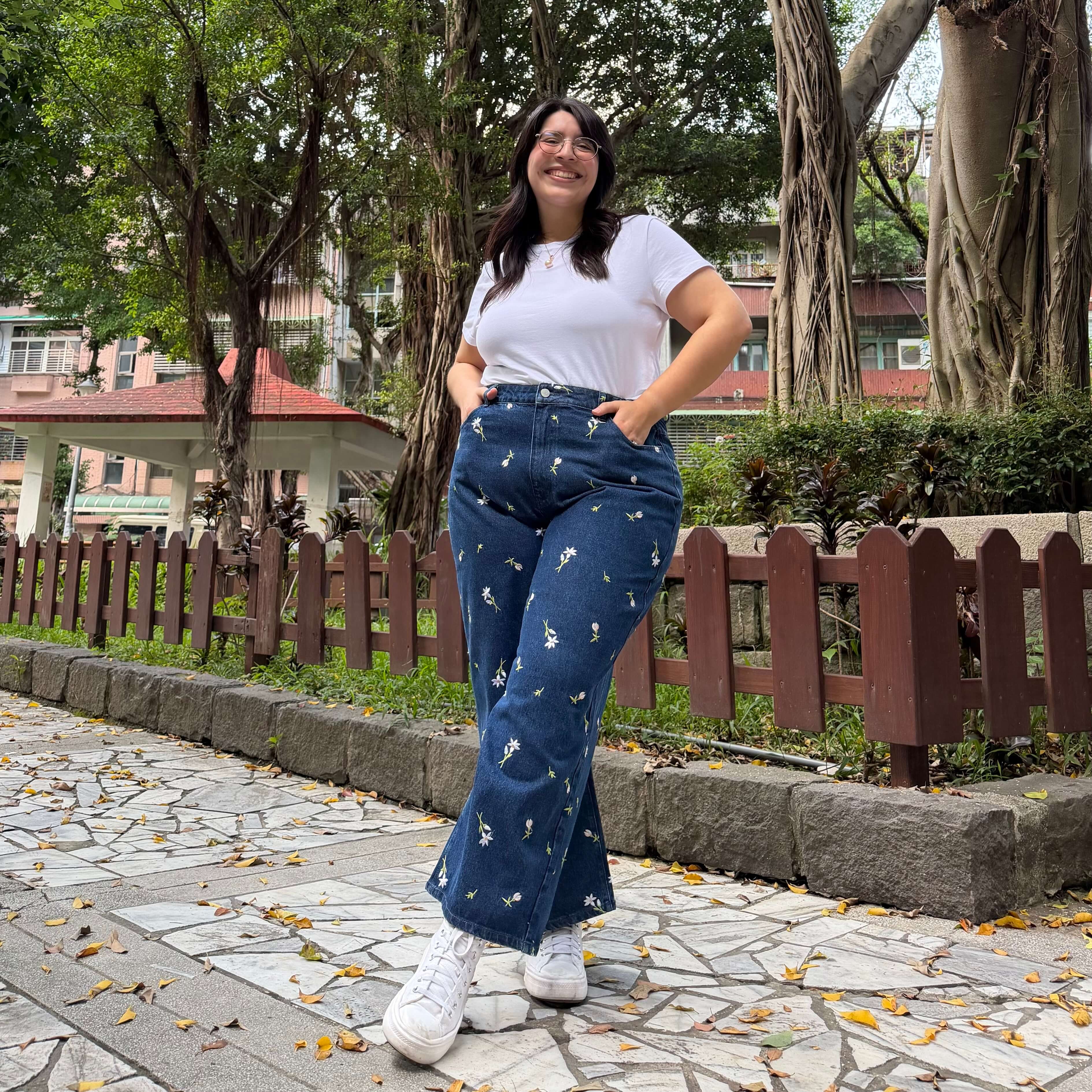 Original Jeans - Medium Wash with Daisies