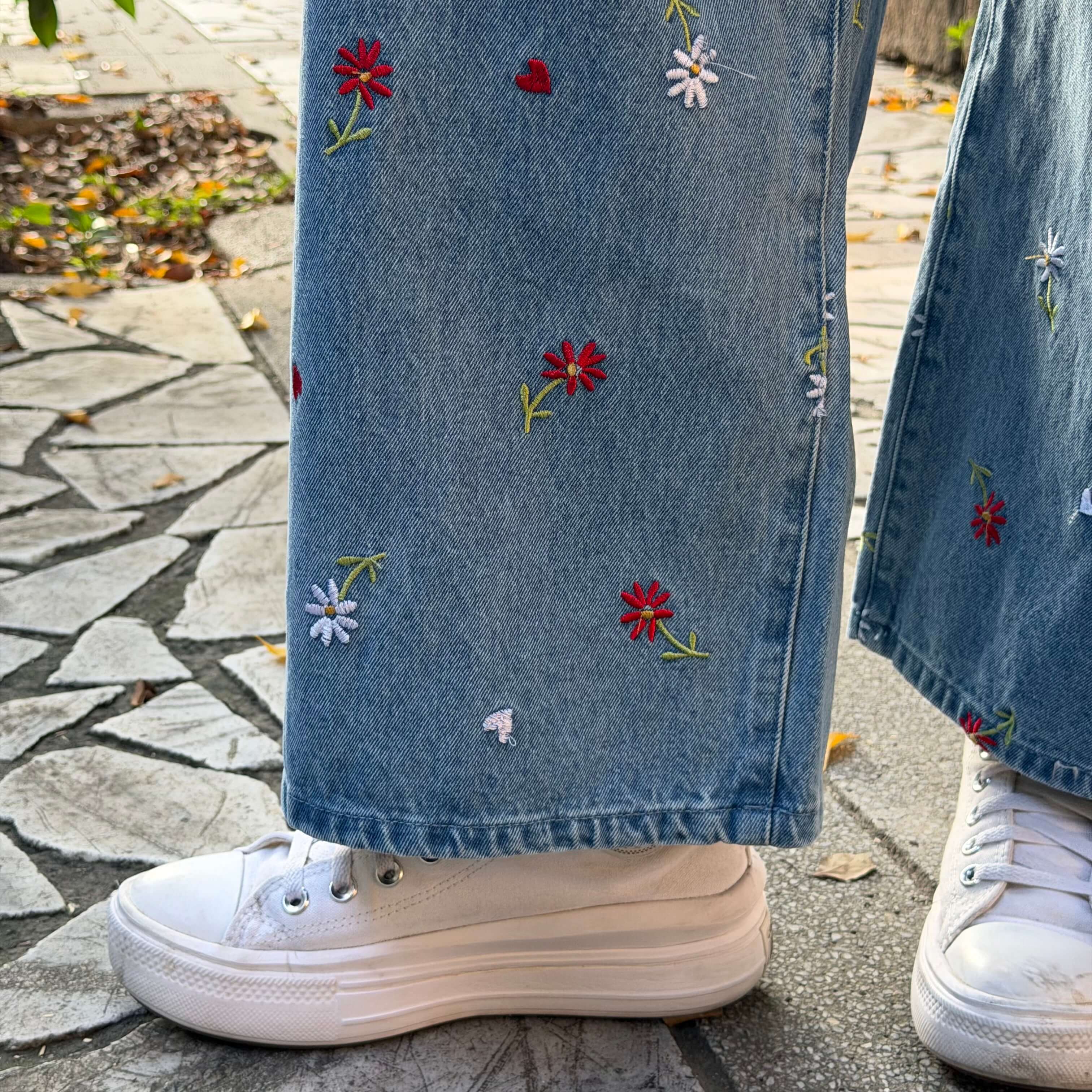 Original Jeans - Light Wash Meadow